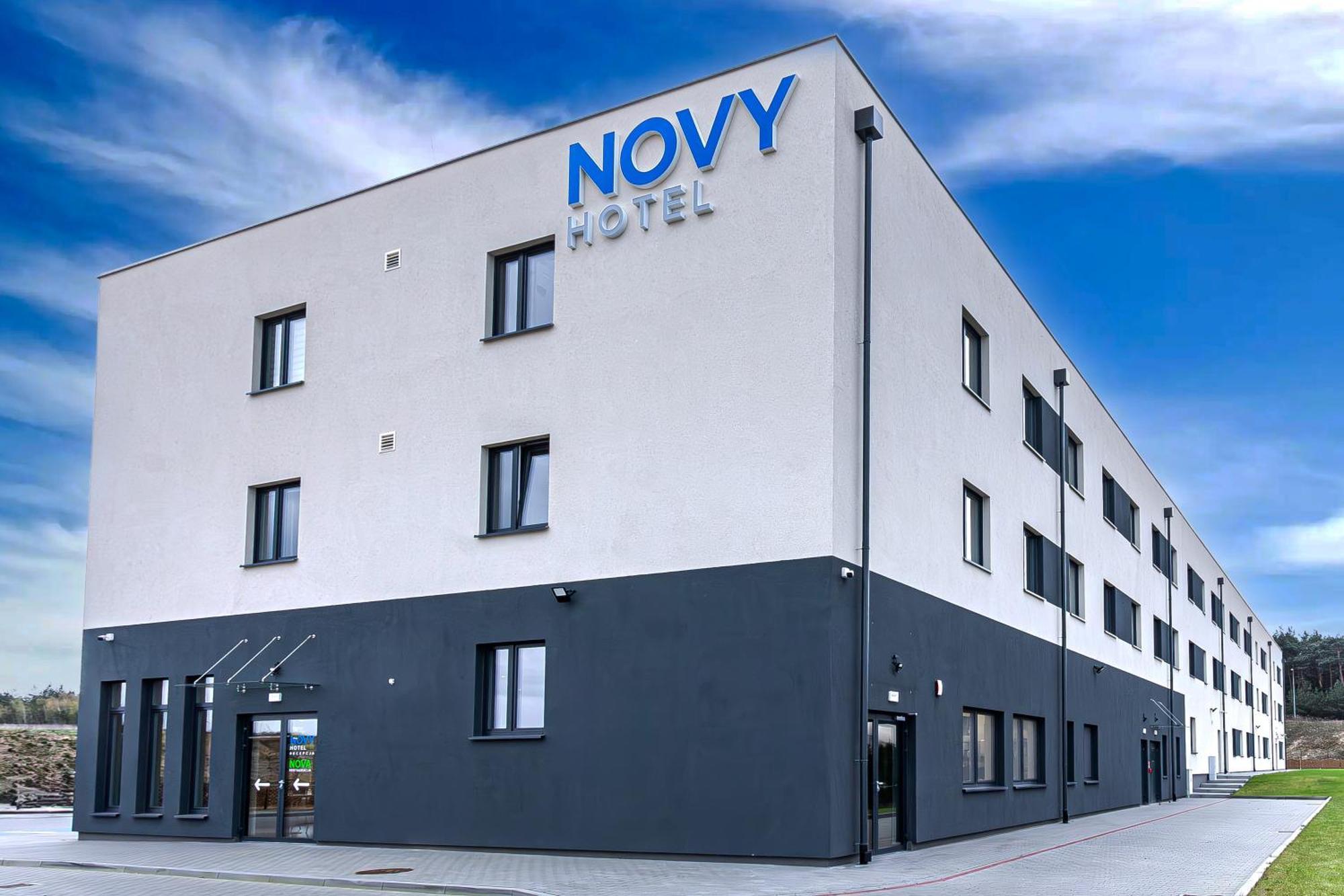 Novy Hotel 지엘로나구라 외부 사진