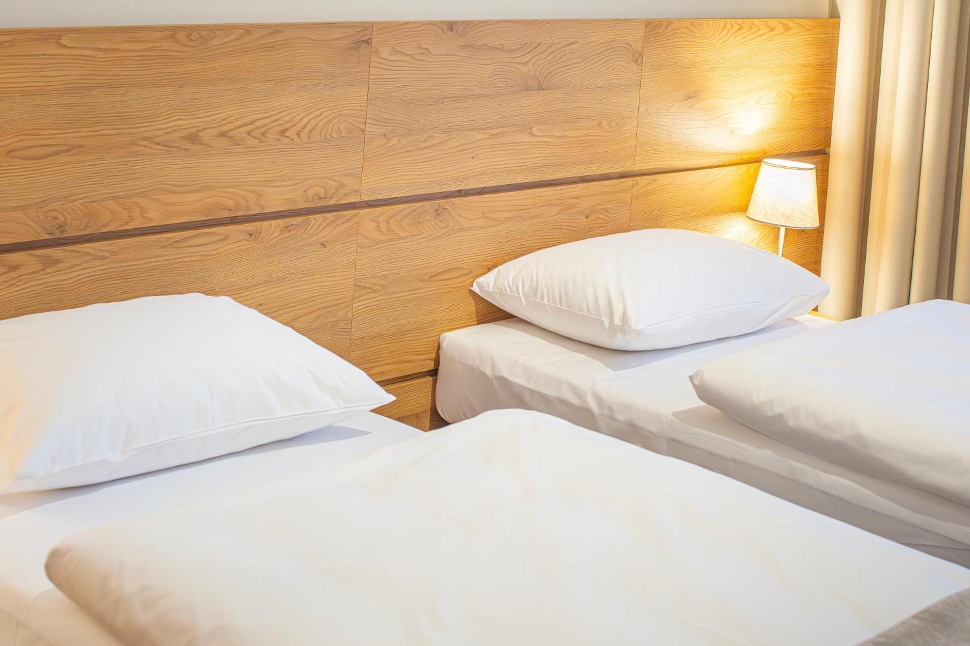 Novy Hotel 지엘로나구라 외부 사진