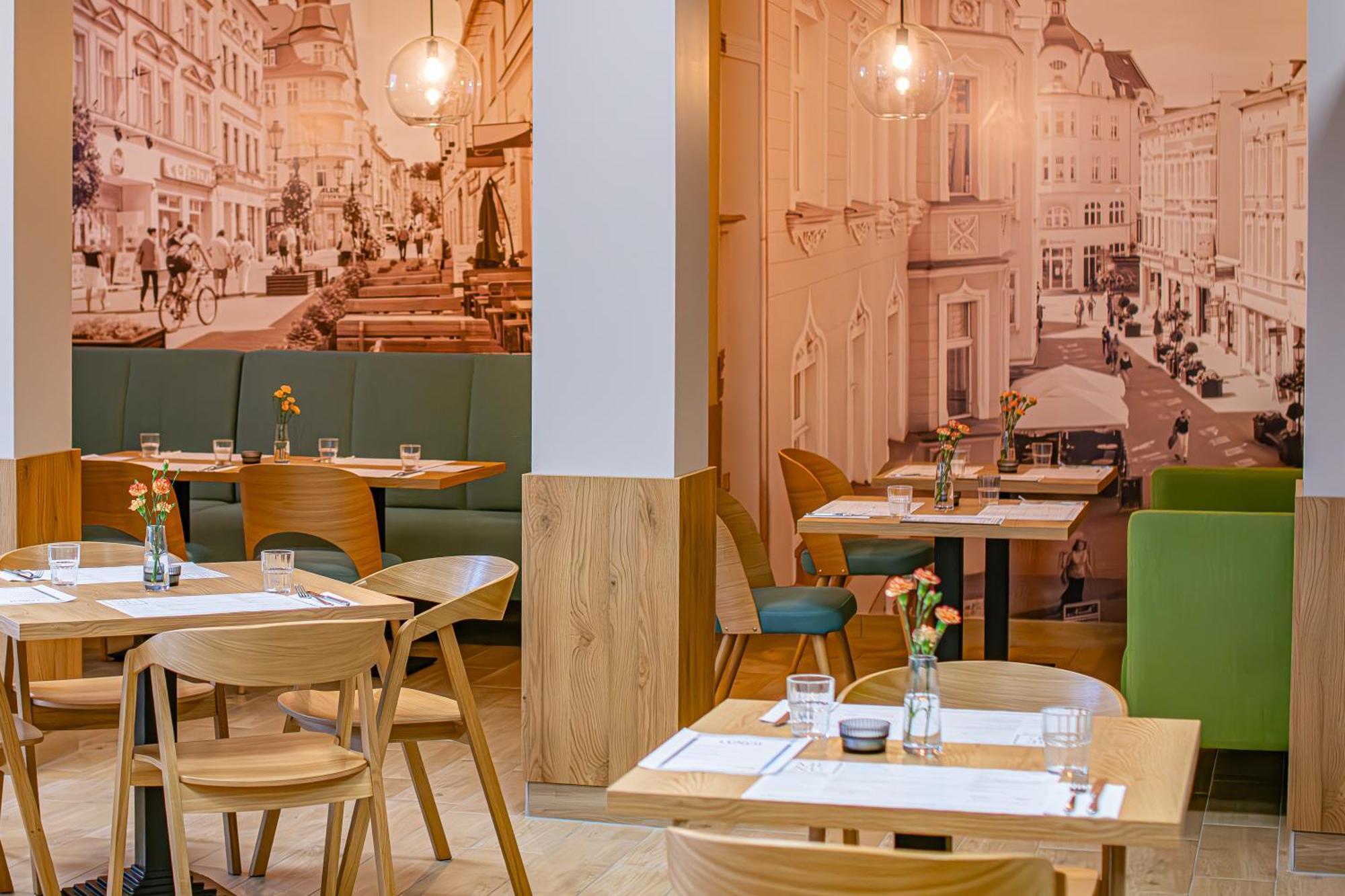 Novy Hotel 지엘로나구라 외부 사진