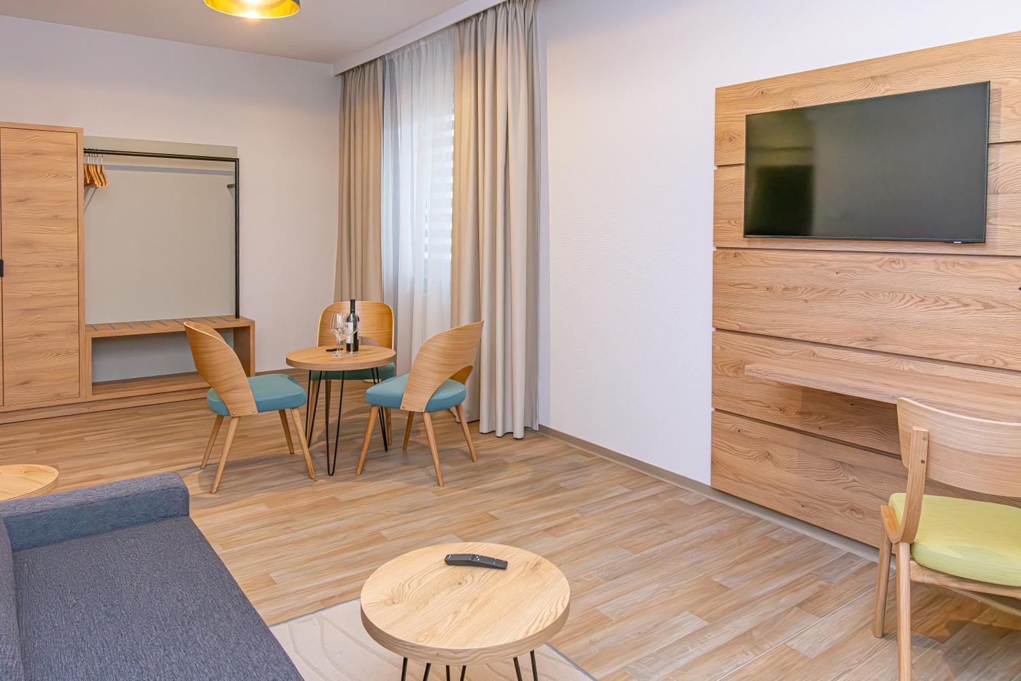 Novy Hotel 지엘로나구라 외부 사진