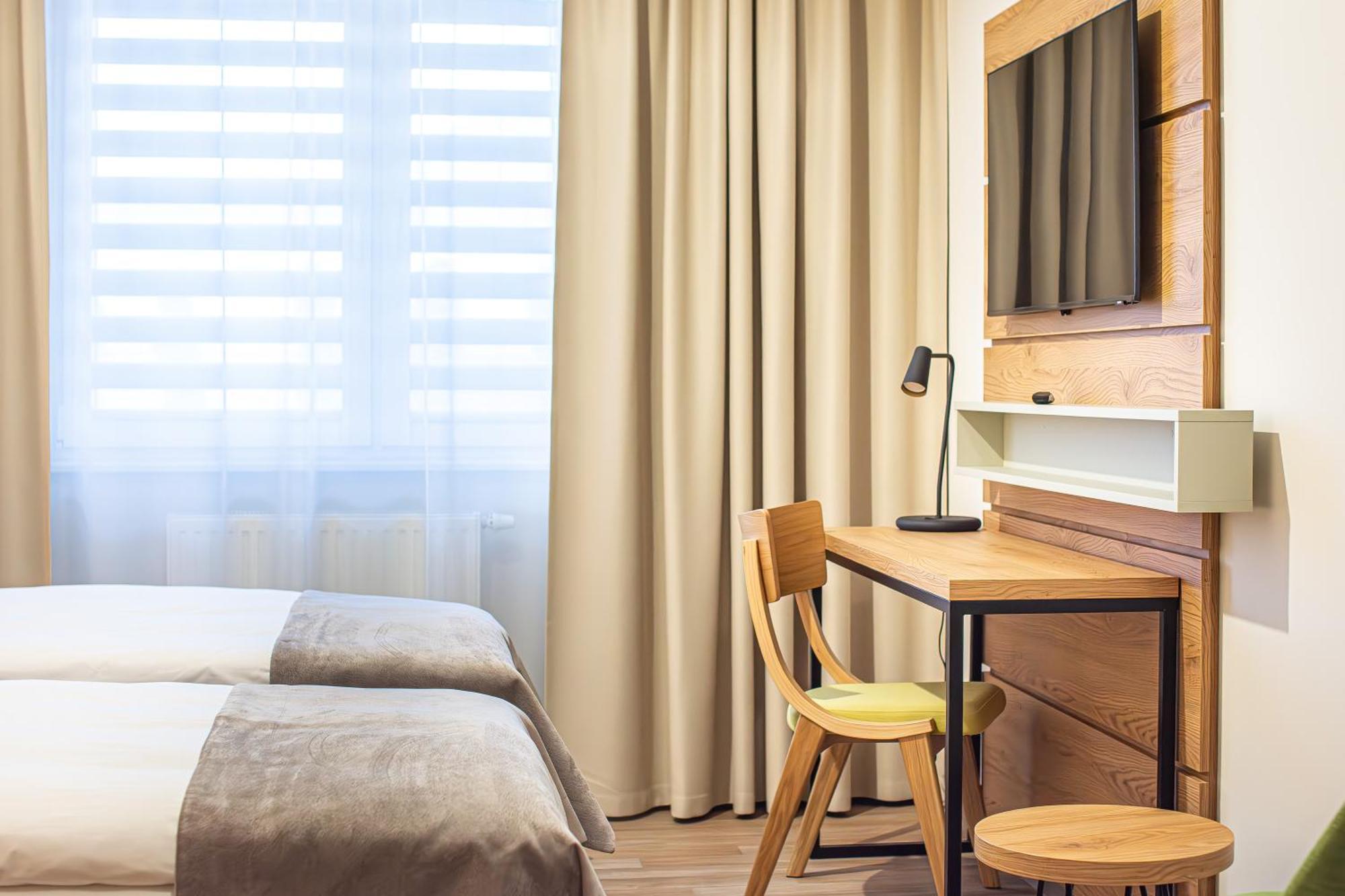 Novy Hotel 지엘로나구라 외부 사진