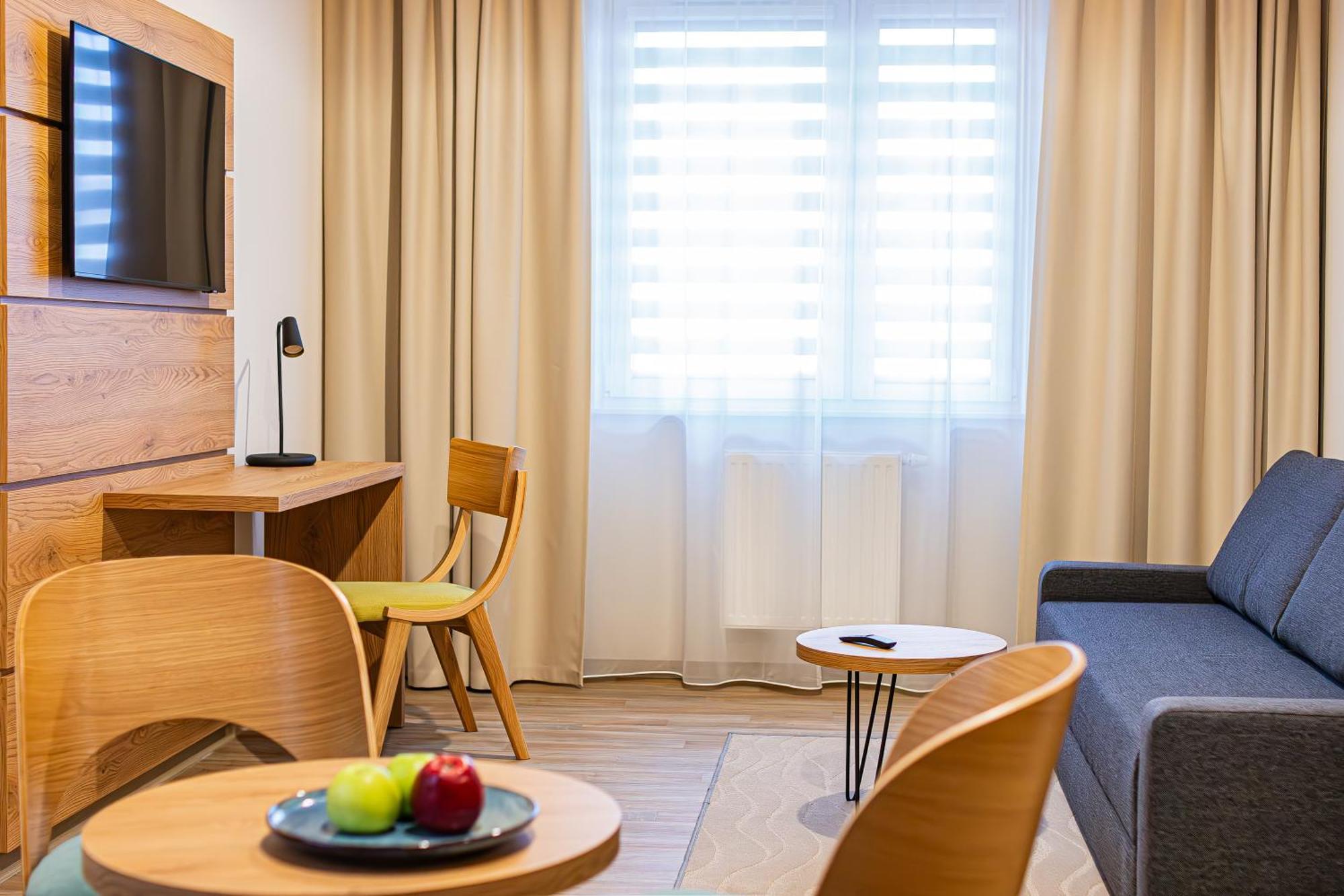 Novy Hotel 지엘로나구라 외부 사진