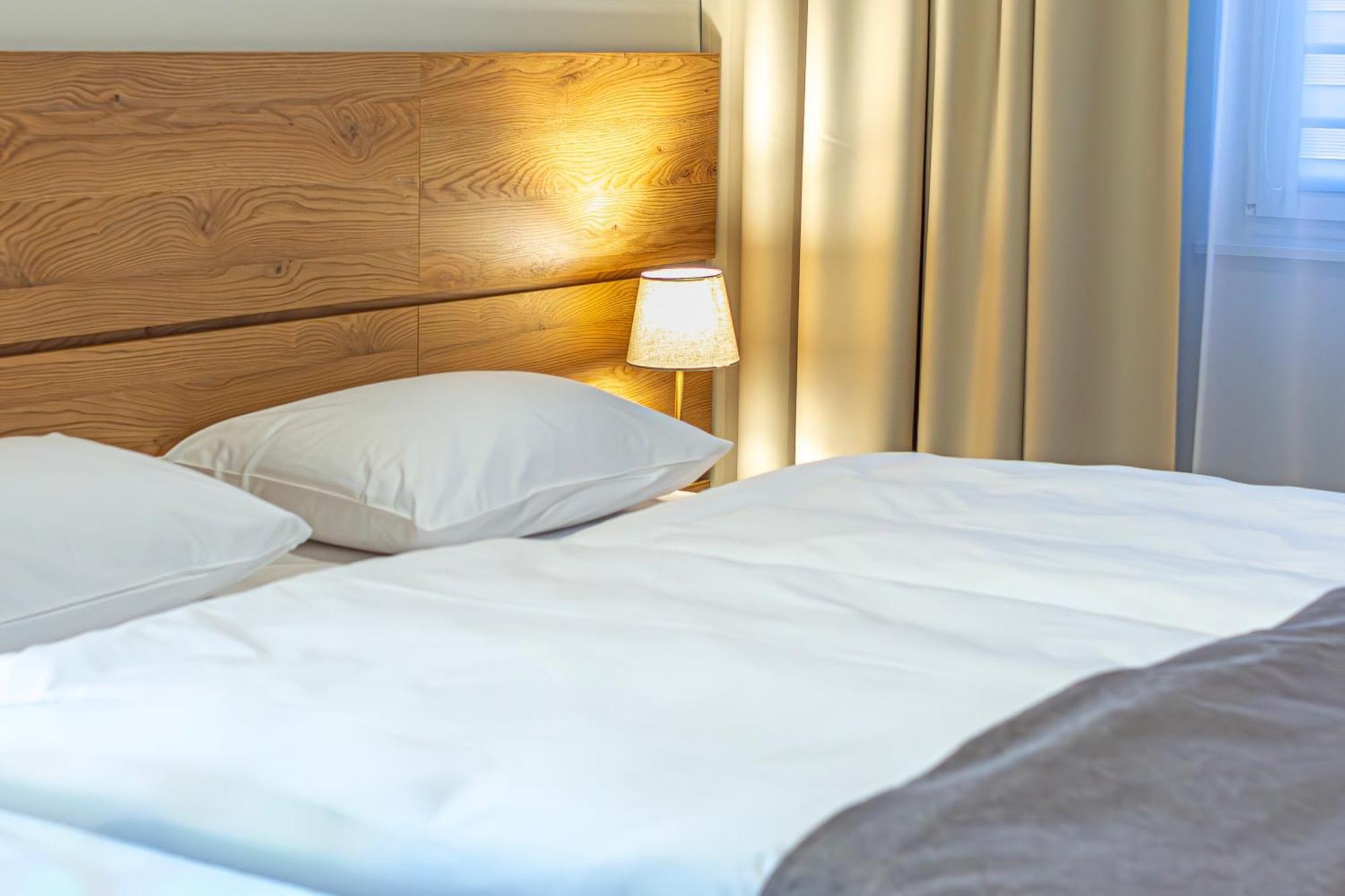 Novy Hotel 지엘로나구라 외부 사진