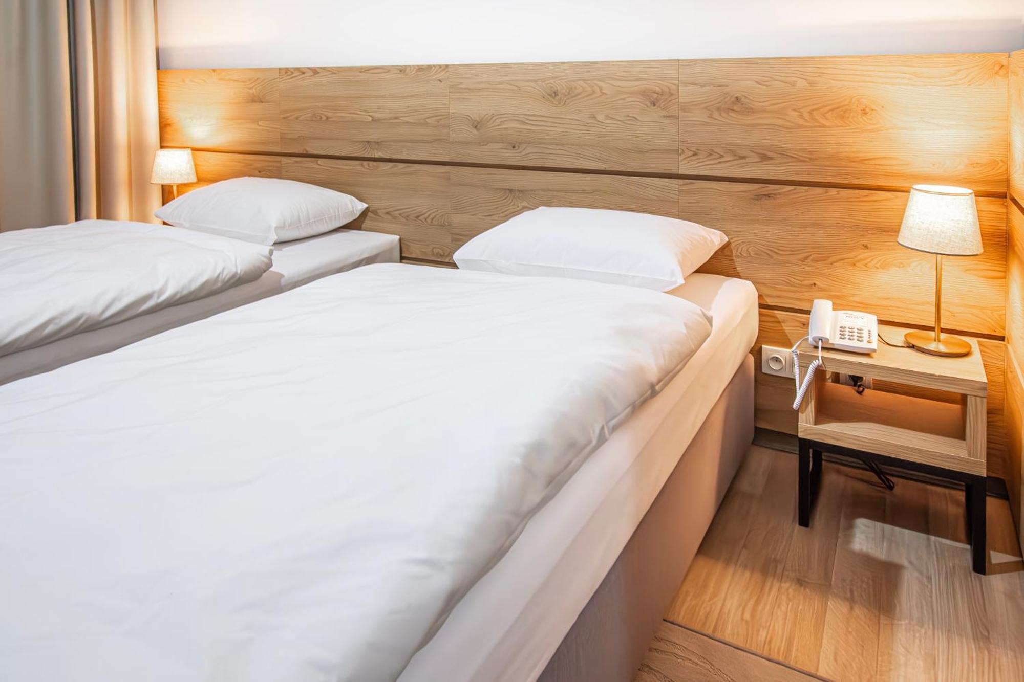 Novy Hotel 지엘로나구라 외부 사진