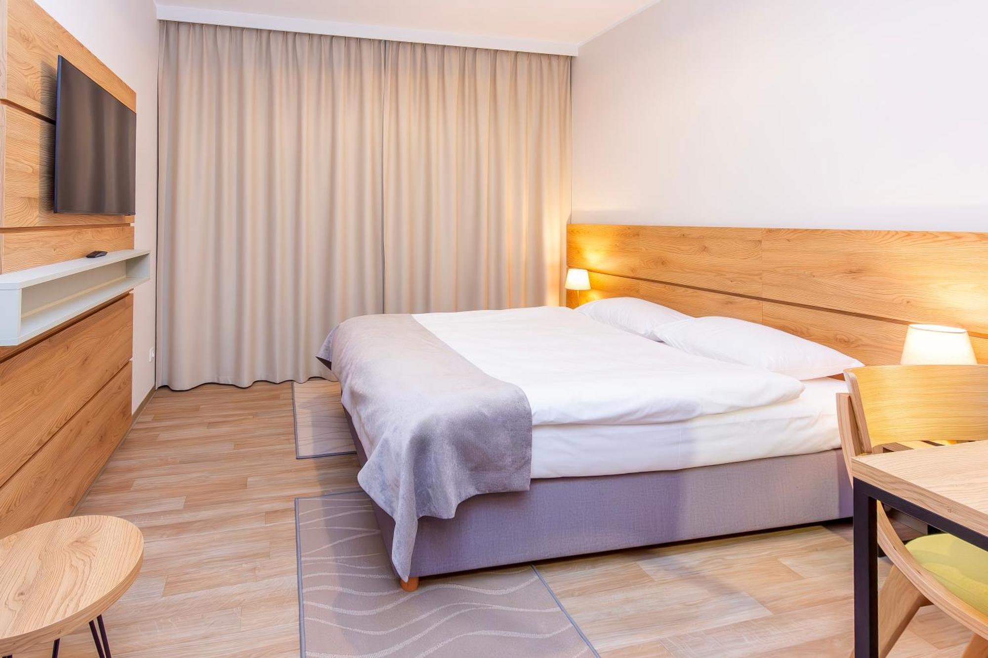 Novy Hotel 지엘로나구라 외부 사진