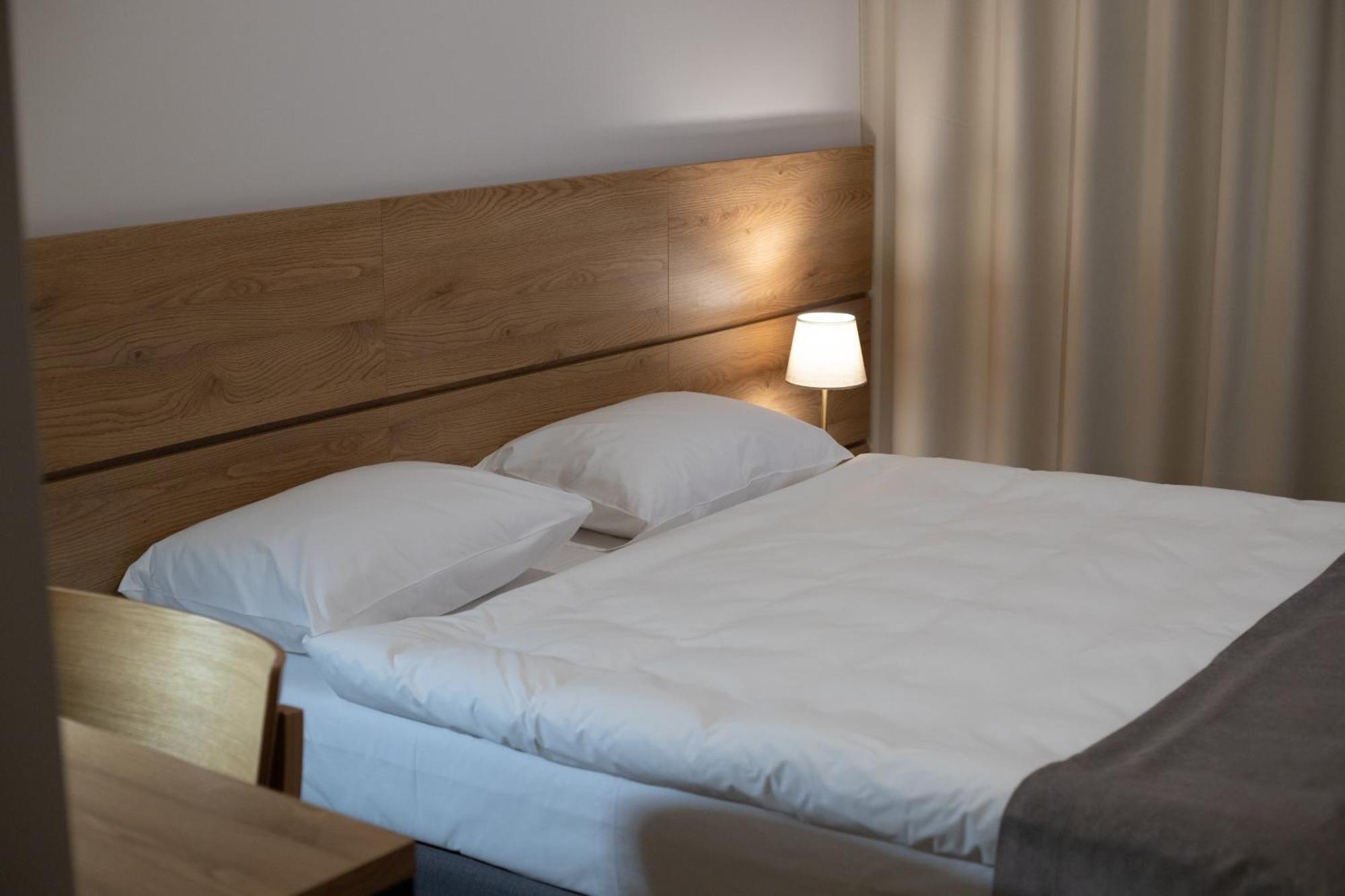 Novy Hotel 지엘로나구라 외부 사진